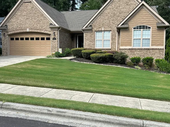 1495 Creek Pointe Cir, Lawrenceville, GA 30043