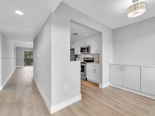 1600 SW 127th Way APT 304C, Pembroke Pines, FL 33027