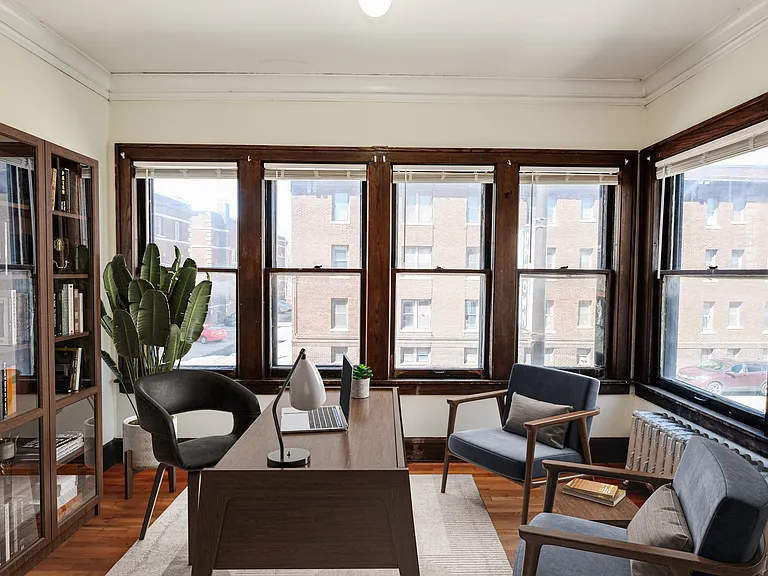 Welcome to Central Lakes of Uptown, where modern elegance meets comfort. With spacious interiors flooded with natural light and stylish furnishings, this is the ideal space for a vibrant lifestyle. Don't miss outAaaschedule your visit today!