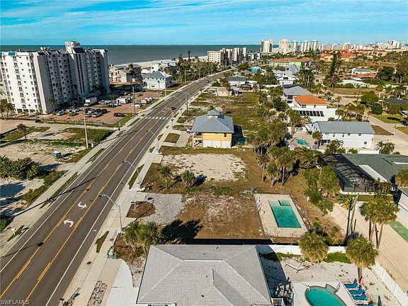 3rd image of 7965 Estero BLVD