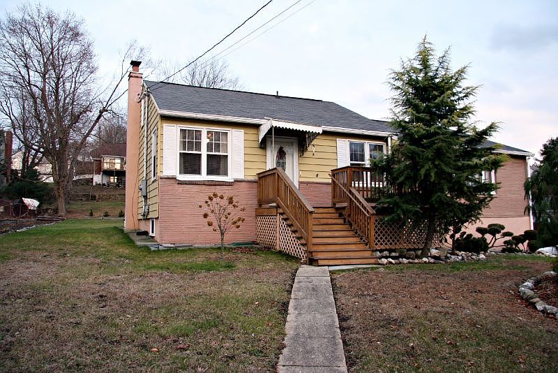 9 Laurel Ave, Derby, CT 06418 Zillow