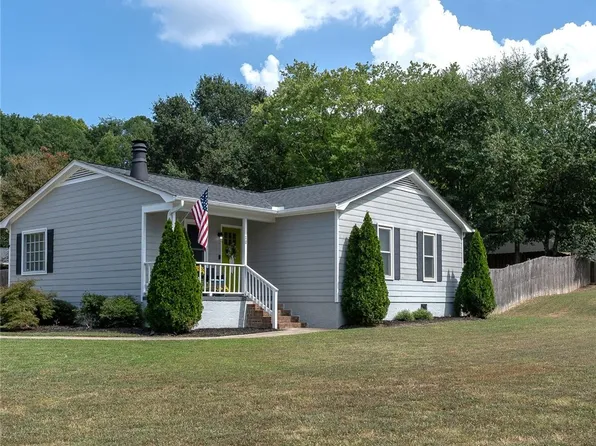 10 Meadowview Dr, Taylors, SC 29687