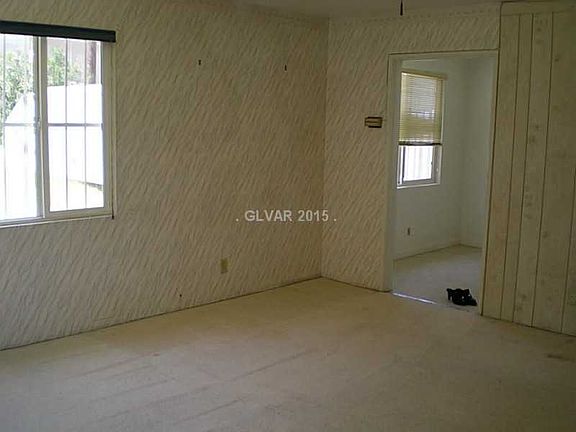 3rd image of 391 N 15th St