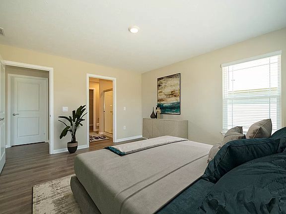 2nd image of 662 Horsetail Dr