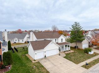 709 Wild Horse Creek Dr, Fairview Heights, IL 62208