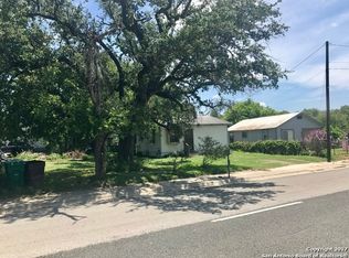 403 S Teel Dr, Devine, TX 78016