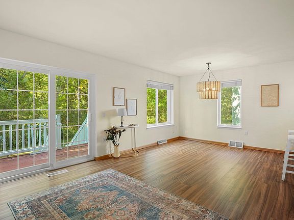 5th image of 1328 Carpenter St