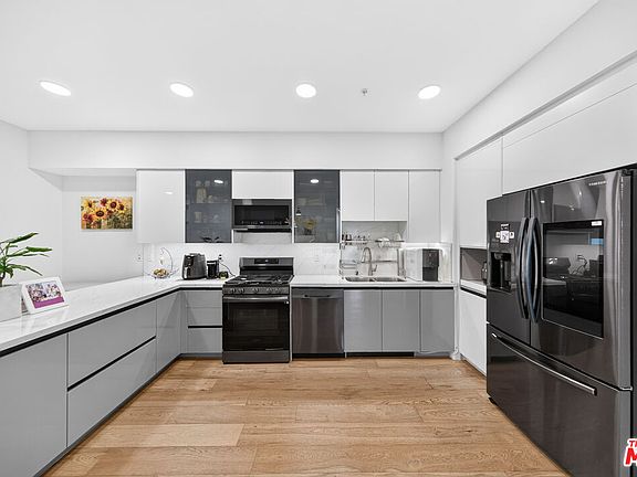5th image of 820 S Wilton Pl #201