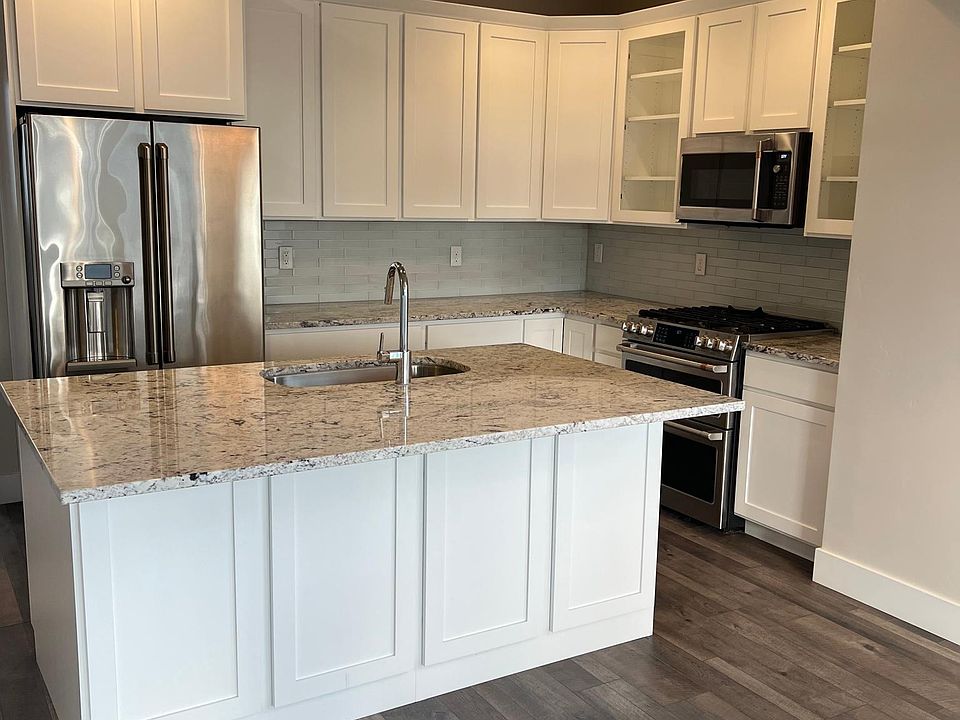 1st image of 59 W Brooklyn Park Ln