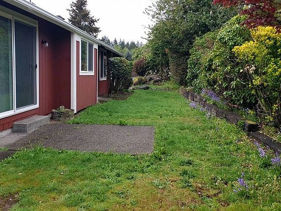 3rd image of 2621 Fircrest Pl SE