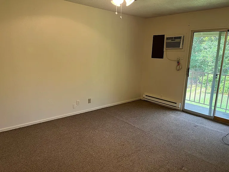 617 S Hancock St — Photo 3