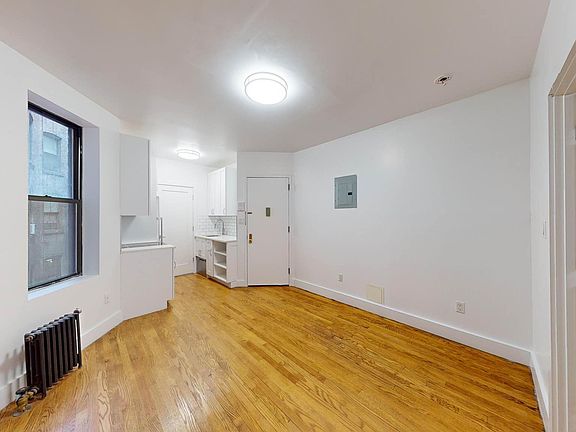 4th image of 590 Amsterdam Ave APT 6