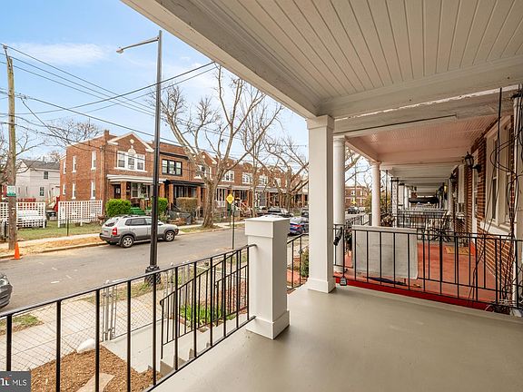 5th image of 1334 Ridge Pl SE