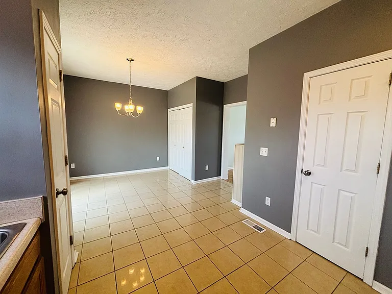 1626 Providence Blvd — Photo 5