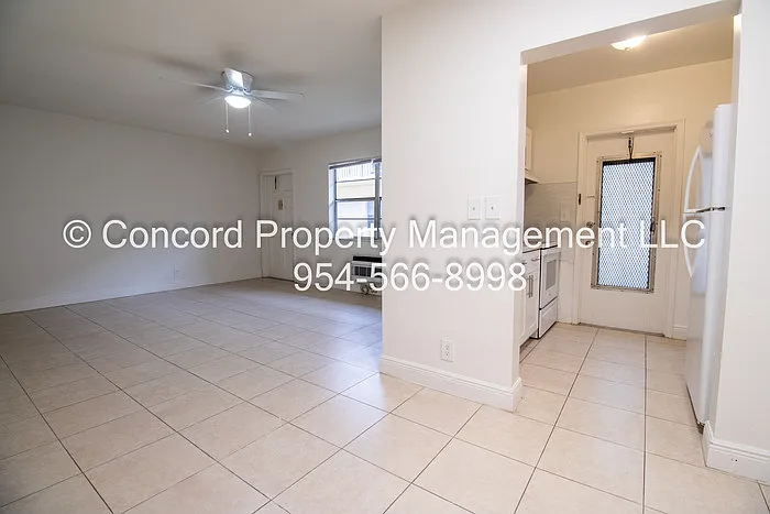 2537 Lincoln St #3 — Photo 8