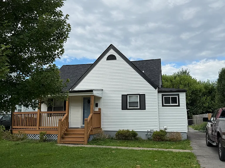 516 Marquette Dr — Photo 1