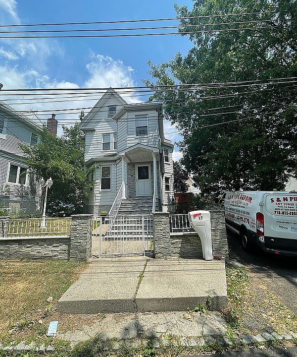 1st image of 17 Mills Ave