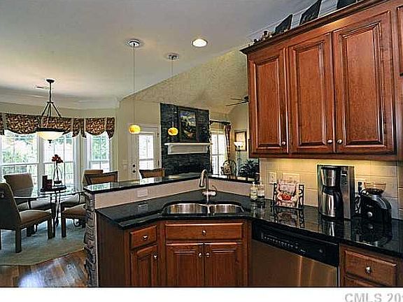 4th image of 117 Cricket Hollow Dr
