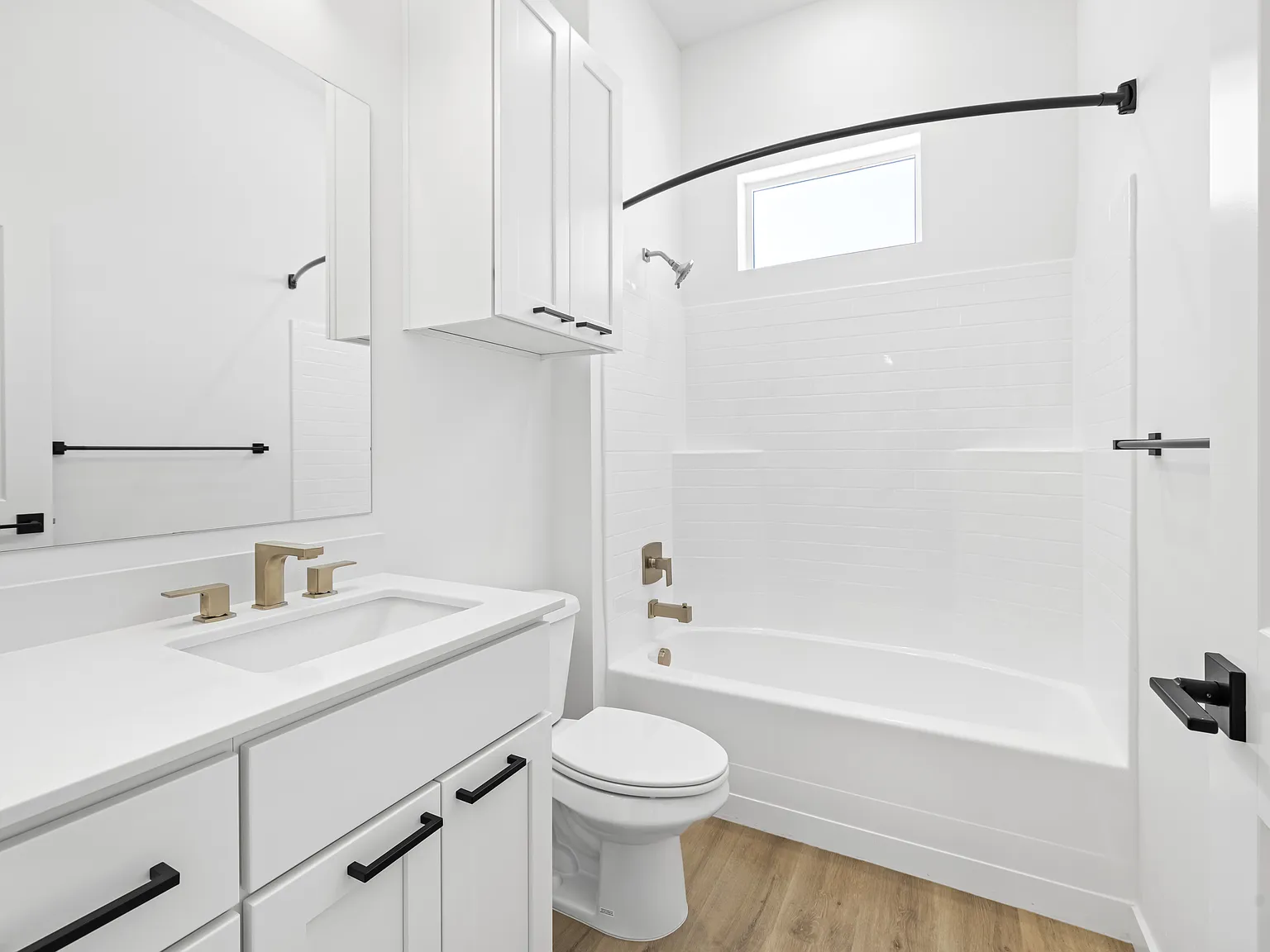 3 bed, 1249 sqft, $2,575 — Photo 3