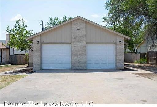 2nd image of 919 Fieldwood Dr #A