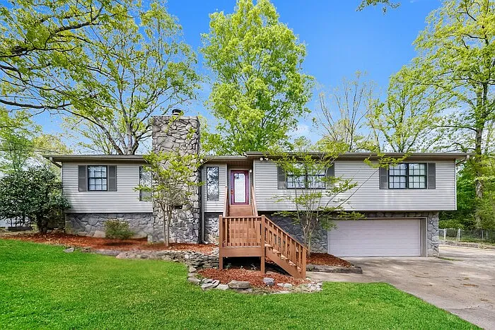 3405 Hilltop Rd SE — Photo 1