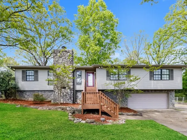 3405 Hilltop Rd SE, Bessemer, AL 35022