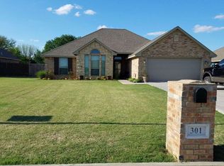301 NW Creekside Dr, Cache, OK 73527