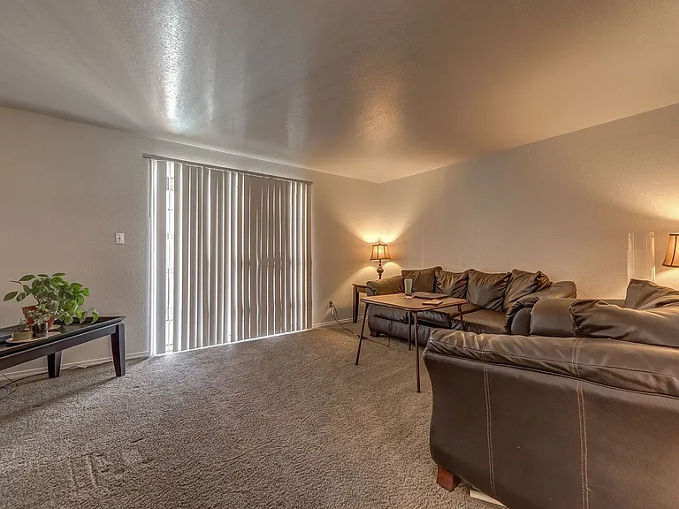 718 W 1720 N #324 — Photo 2