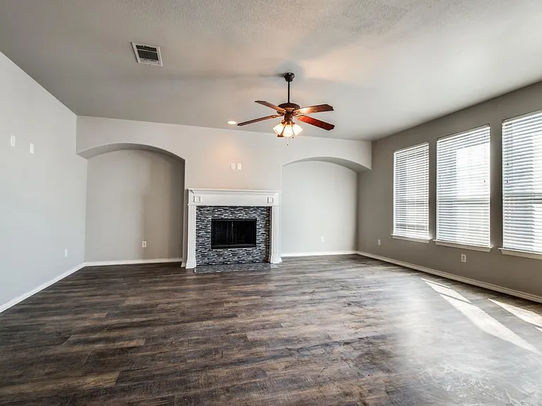 5819 Foxglove Ln — Photo 6