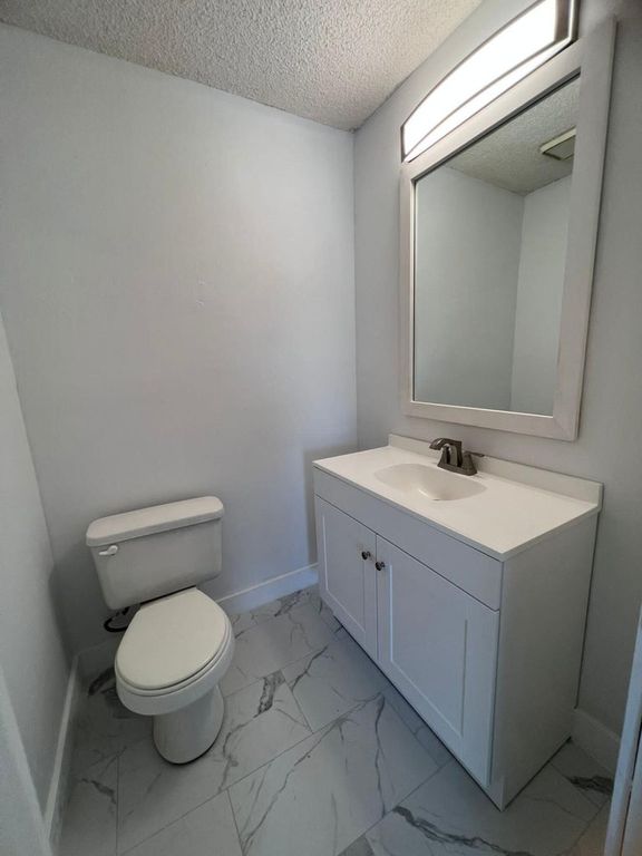 1699 NW 7th Ter, photo 7