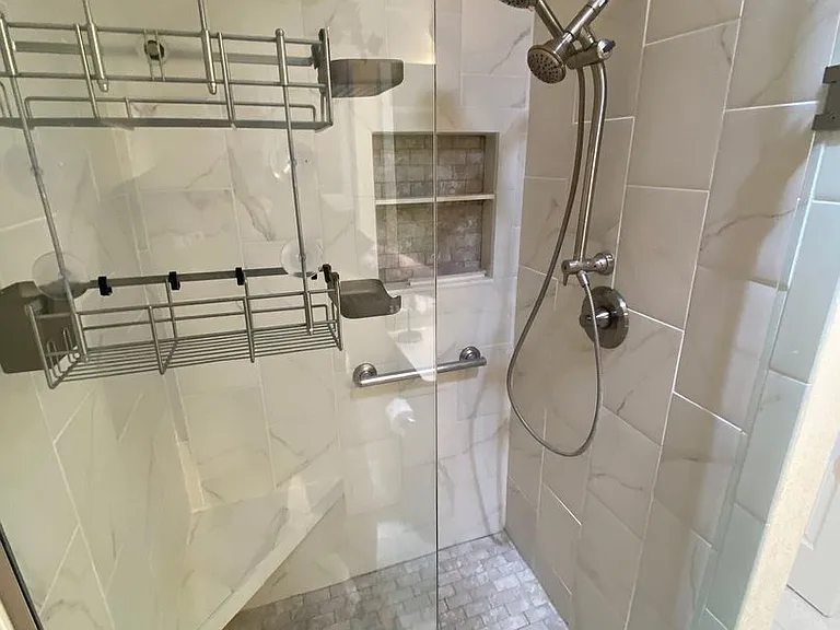 3301 Archer Ave — Photo 23