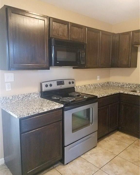 1st image of 724 Bluebonnet Dr APT D