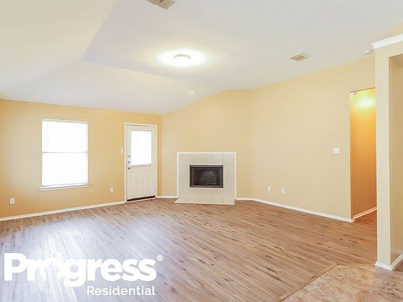 4th image of 940 Plumeria Dr