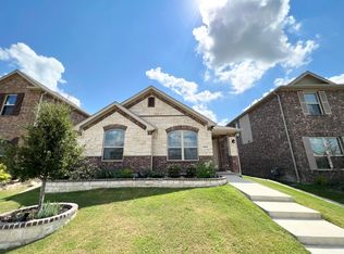5833 Wake Robin Dr, Fort Worth, TX 76123