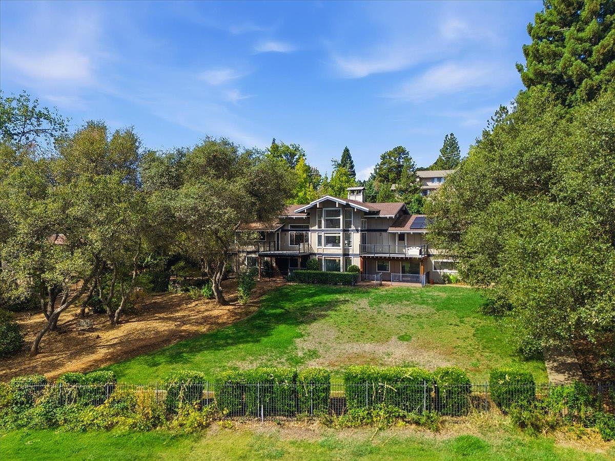 3491 Cambridge Rd — Cameron Park Country Club