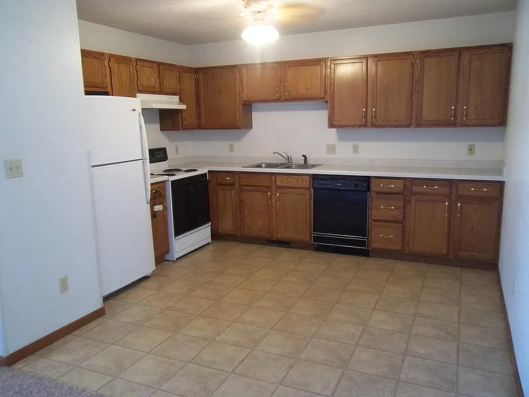 926 Larson Dr #926 — Photo 1