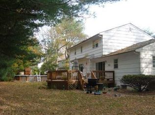 17 Williamsburg Ct, East Brunswick, NJ 08816