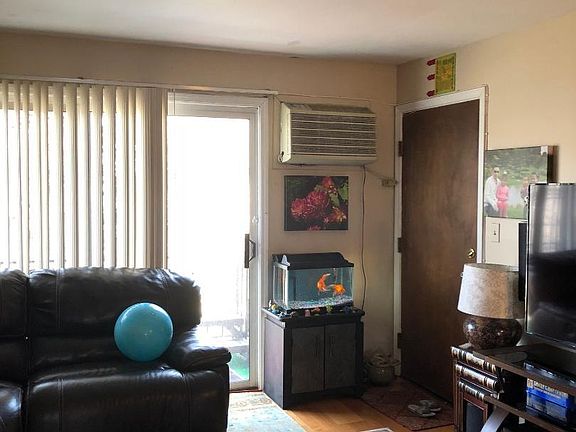 2nd image of 3638 Salem Walk APT B1