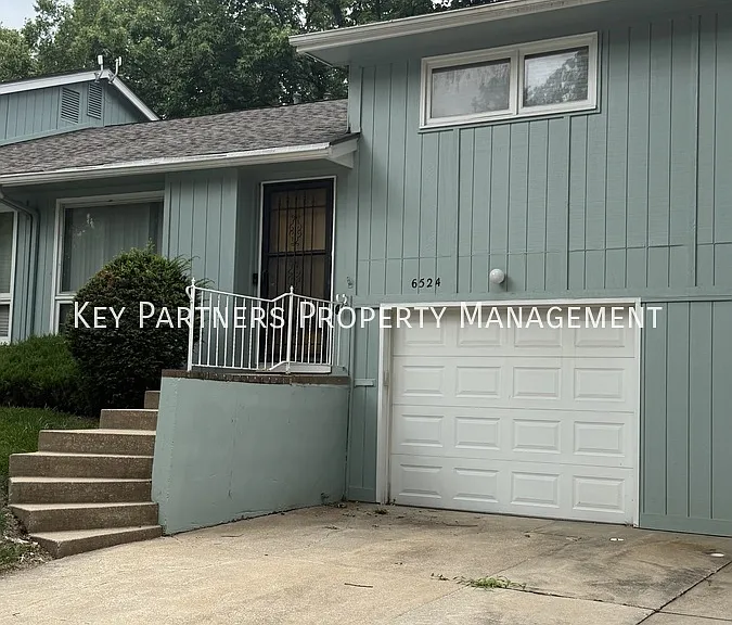 6524 W 51st St — Photo 2