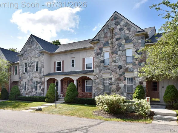 1635 Huntington Park APT A, Rochester Hills, MI 48309