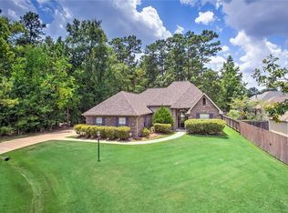 301 Shadywood Ln, Madisonville, LA 70447