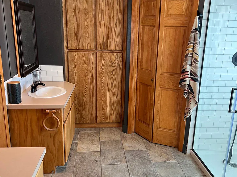 555 Baker St — Photo 10