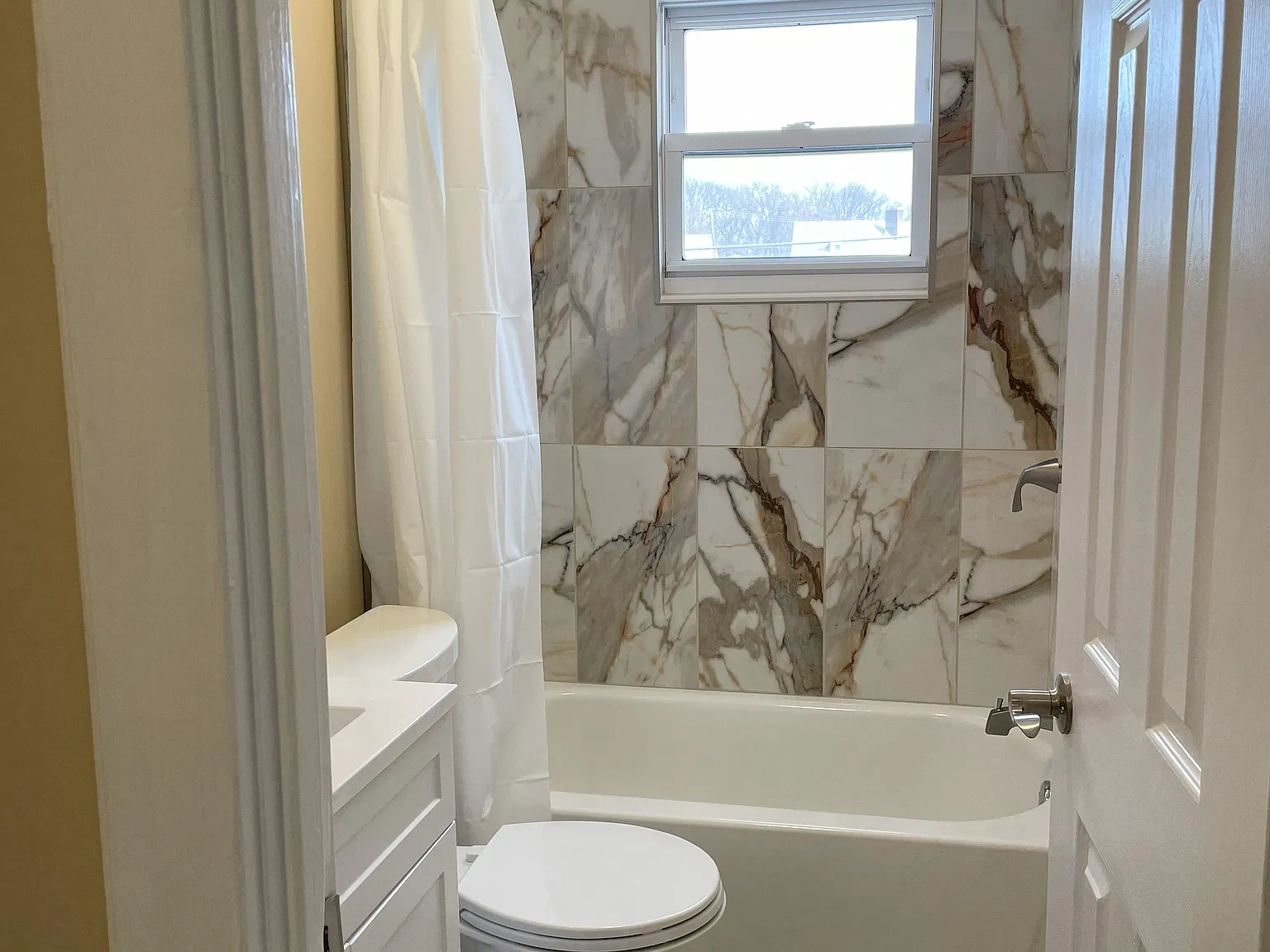 2 bed, 1200 sqft, $1,795 — Photo 2