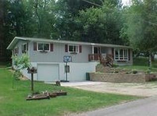 1005 Triangle Dr, Shell Rock, IA 50670