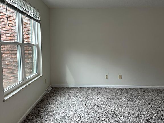 2nd image of 806 Teaberry Ln #5