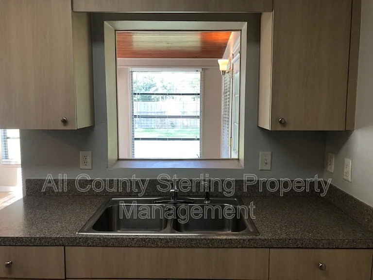 825 Driver Ave — Photo 4