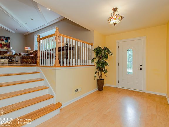 Foyer-new wood railings