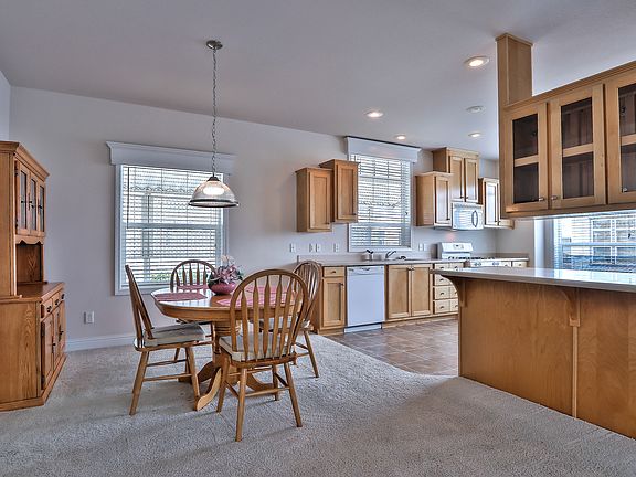 3rd image of 433 Sylvan Ave Spc 82