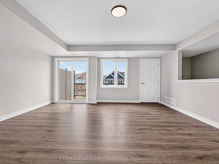 2250 Watercolours Way — Photo 8