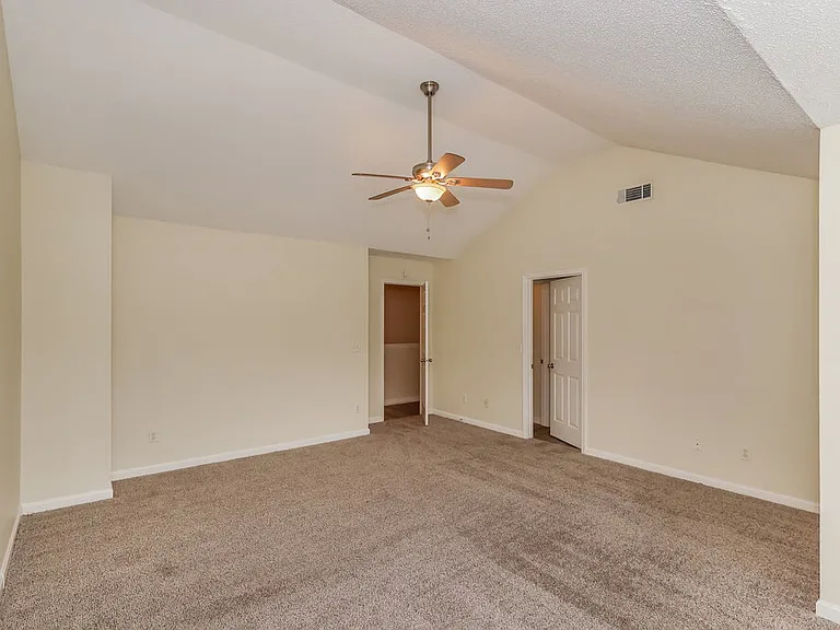 182 Seabreeze Ct — Photo 11